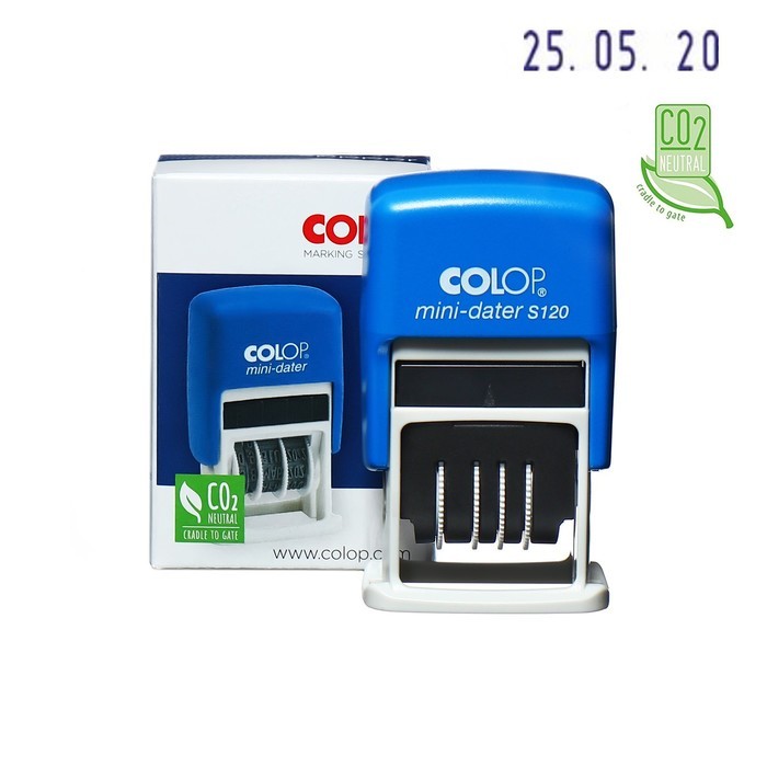 Датер-мини автоматический COLOP S 120 SD, сокращенная дата, высота шрифта 3.8 мм Мини-дата-штамп COLOP S120 с синей ручкой и коробкой на белом фоне.
